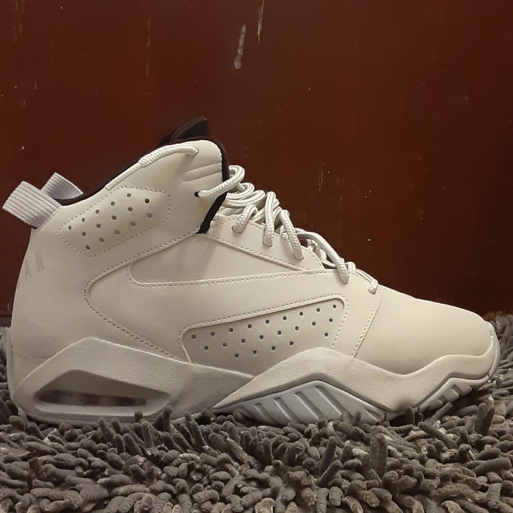 Shoes - Picture 2 of 6